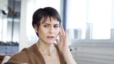 Tinnitus affecting a young woman